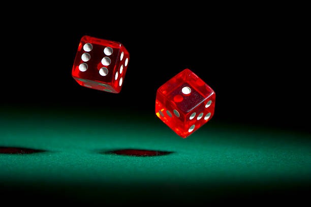 natunatoto live dealer blackjack table with English-speaking croupier
